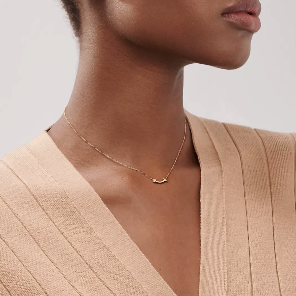 Tiffany & Co. Gold Necklace Dainty Minimalist Design